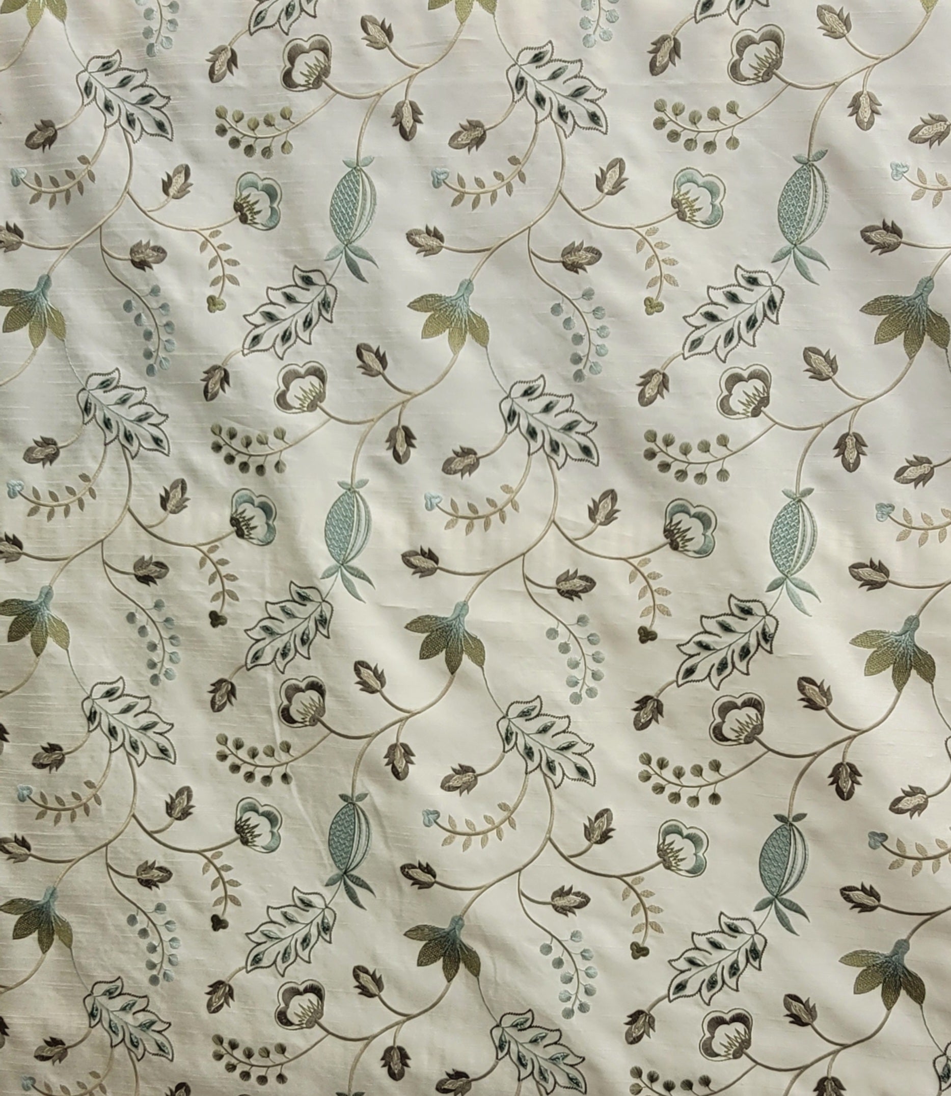 Cream Polyester Fabric with Delicate Vine & Floral Print – Soft Botanical Design